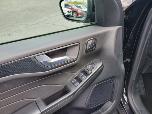 Used 2024 Ford Escape ST-Line Elite w/ Premium Technology Package AWD/4WD image 11