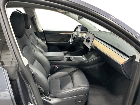 Certified 2023 Tesla Model Y Long Range AWD/4WD image 13