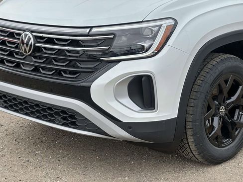 New 2026 Volkswagen Atlas Peak Edition image 6