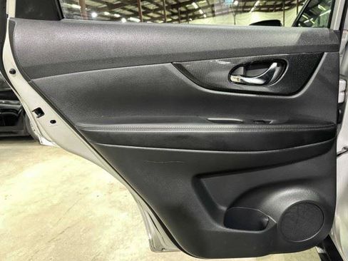 Used 2016 Nissan Rogue SL w/ SL Premium Package FWD image 60