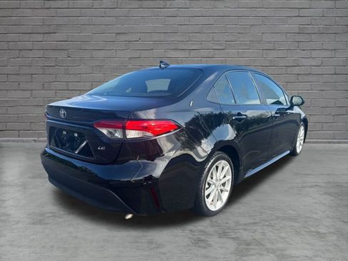 Used 2023 Toyota Corolla LE FWD image 3