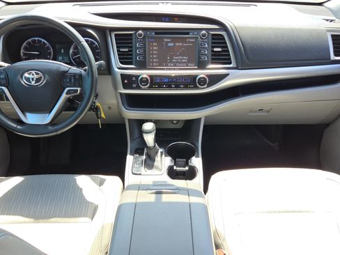 Used 2016 Toyota Highlander Plus image 15