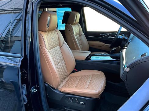 Used 2024 Cadillac Escalade Sport w/ LPO, ONYX Package image 8