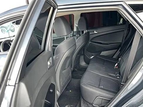 Used 2019 Hyundai Tucson SE w/ Cargo Package FWD image 4
