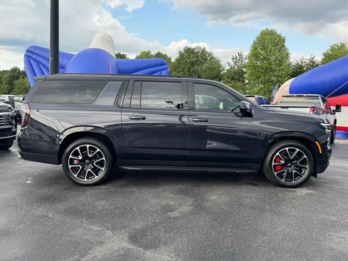 New 2025 Chevrolet Suburban RST w/ RST Capability Package AWD/4WD image 2