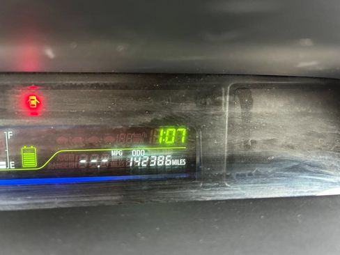 Used 2017 Toyota Prius V Two w/ Carpet Mat Package image 20