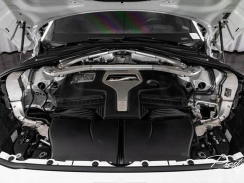 Used 2021 Aston Martin DBX AWD/4WD image 6