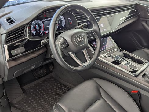 Used 2021 Audi Q8 Premium image 4