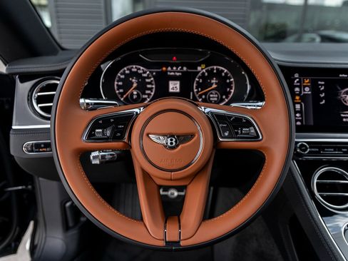 Used 2022 Bentley Continental GT image 25