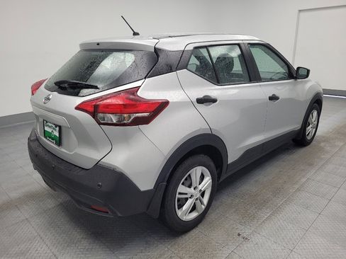 Used 2020 Nissan Kicks S image 9