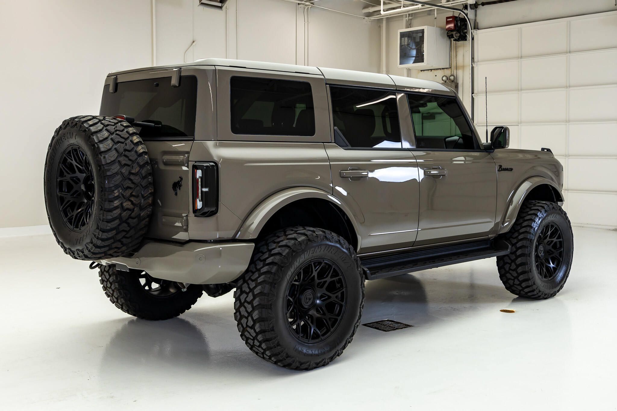 Used 2026 Ford Bronco Outer Banks AWD/4WD image 9