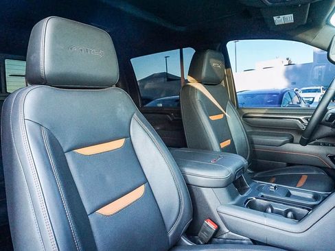 Used 2025 GMC Sierra 2500 AT4 w/ AT4 Premium Plus Package image 17