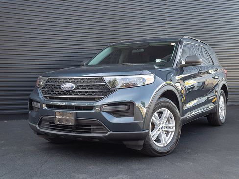 Used 2023 Ford Explorer XLT AWD/4WD image 1