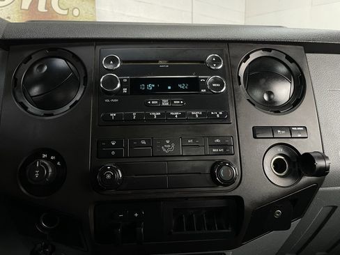 Used 2015 Ford F250 XL w/ Power Equipment Group image 37