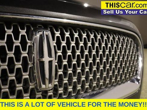 Used 2017 Lincoln Continental Select image 11