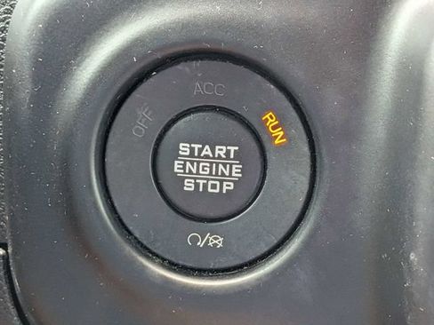Certified 2019 Jeep Wrangler Unlimited Sport S AWD/4WD image 29