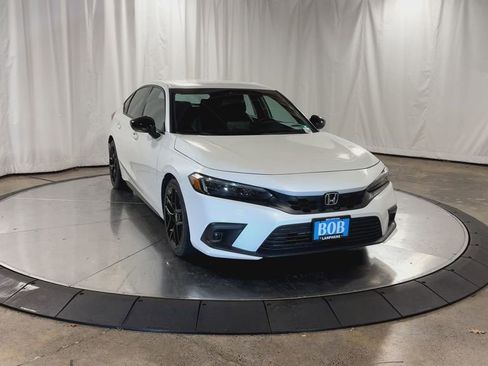 Used 2022 Honda Civic Sport image 3