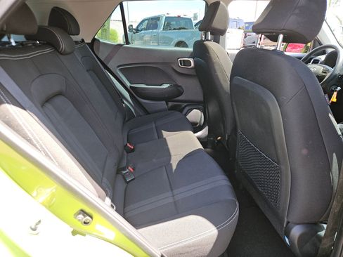 Used 2023 Hyundai Venue SEL FWD image 24