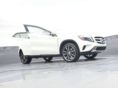 Used 2017 Mercedes-Benz GLA 250 4MATIC image 41