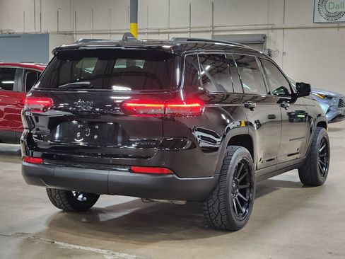 Used 2023 Jeep Grand Cherokee L Limited w/ Black Appearance Package RWD image 8