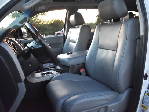 Used 2013 Toyota Sequoia Platinum AWD/4WD image 51