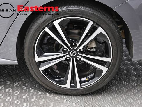 Used 2023 Nissan Sentra SR w/ SR Premium Package FWD image 8