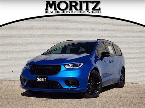 New 2026 Chrysler Pacifica Limited image 1