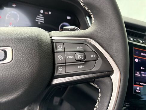 Used 2025 Jeep Grand Cherokee L Laredo RWD image 25