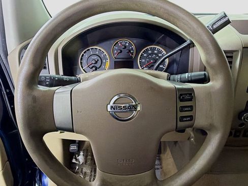Used 2010 Nissan Titan SE image 14