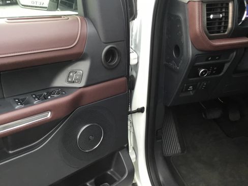 Used 2024 Ford Expedition Max Limited image 10