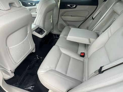 Used 2023 Volvo XC60 B6 Ultimate w/ Climate Package image 24