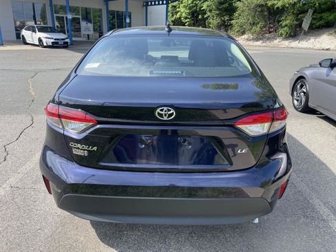Used 2025 Toyota Corolla LE FWD image 5