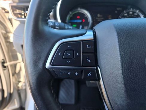 Used 2021 Toyota Highlander XLE image 22