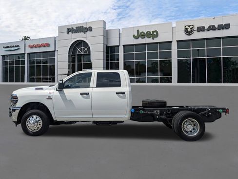 New 2025 RAM 3500 Tradesman w/ Chrome Appearance Group image 6
