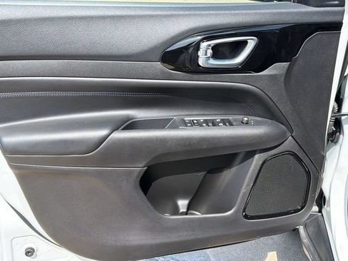 New 2026 Jeep Compass Latitude AWD/4WD image 13