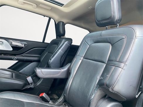 Used 2022 Lincoln Aviator Reserve w/ Equipment Group 201A image 13