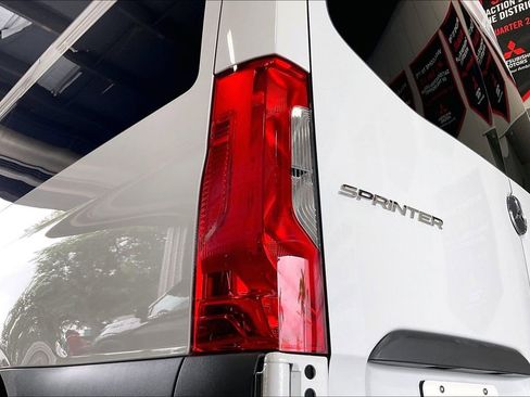 Used 2025 Mercedes-Benz Sprinter 2500 image 18