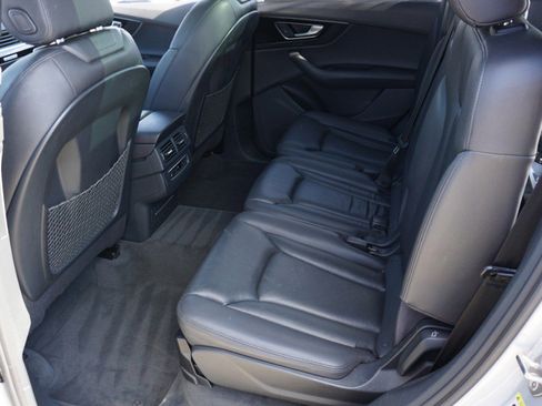 Used 2017 Audi Q7 3.0T Premium Plus w/ Premium Plus Package image 31