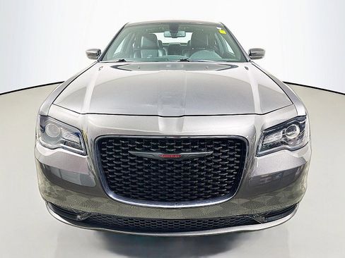 Used 2022 Chrysler 300 S image 2