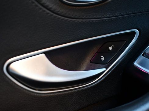 Used 2015 Mercedes-Benz S 550 4MATIC Coupe image 44