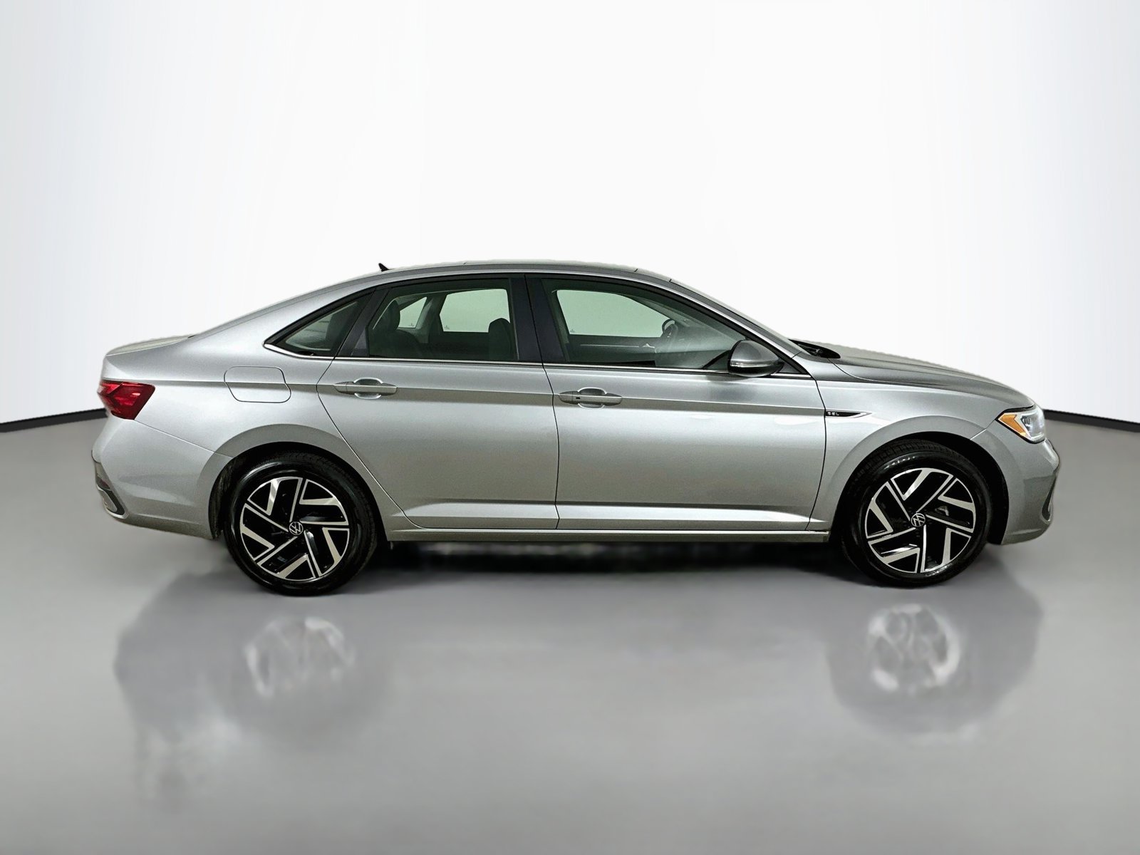 Certified 2024 Volkswagen Jetta SEL FWD image 4