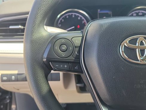 Used 2019 Toyota Camry LE FWD image 18
