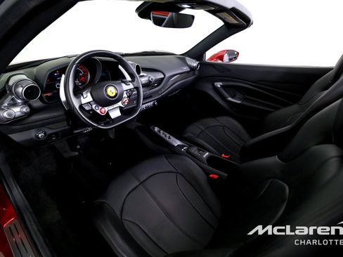Used 2022 Ferrari F8 Tributo image 13