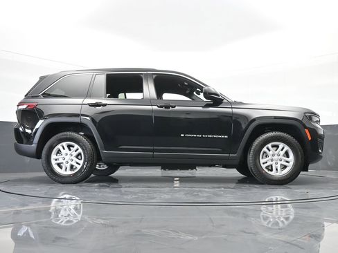Used 2024 Jeep Grand Cherokee Laredo w/ Trailer Tow Package image 50