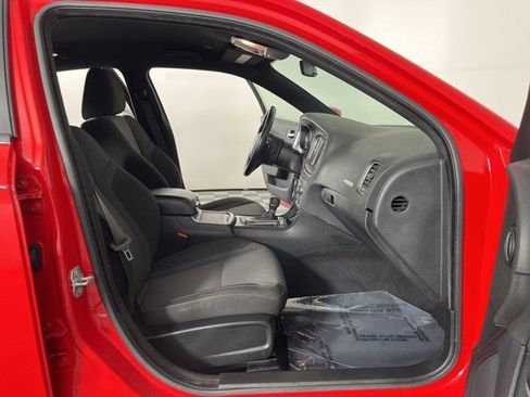 Used 2022 Dodge Charger SXT image 34
