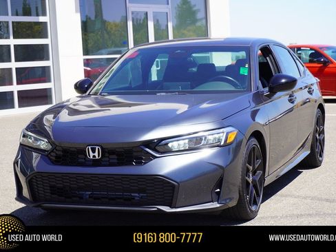 Used 2025 Honda Civic Sport image 1