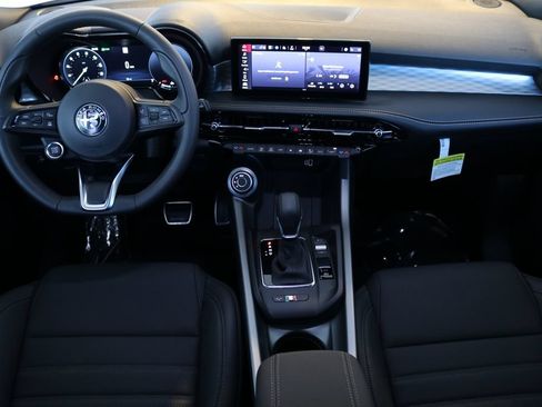 New 2025 Alfa Romeo Tonale w/ Premium Package AWD/4WD image 21