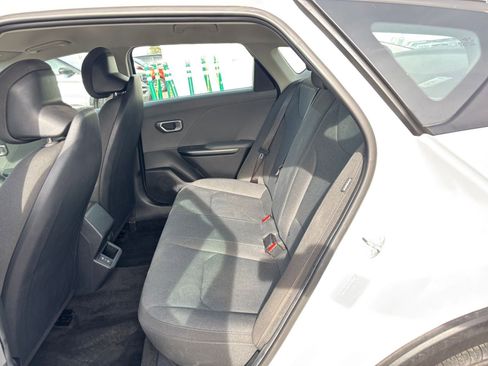 Used 2025 Kia K4 FWD image 24