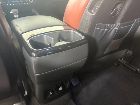 Used 2024 Kia Telluride AWD image 13