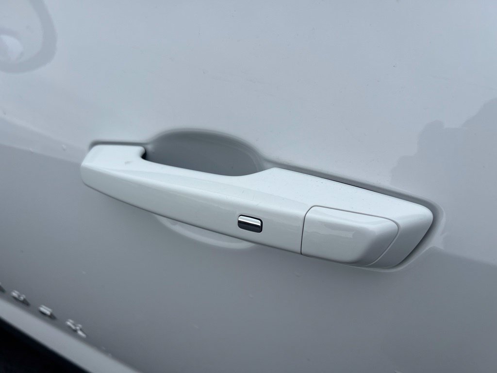 Used 2025 Chevrolet Equinox LT w/ Convenience Package II FWD image 11